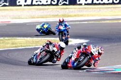 开云体育下载-克里米亚球队取得历史性胜利