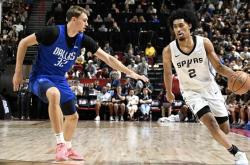 开云体育官方网站-福建队轻取马刺，塔图姆高光表现的简单介绍