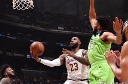 开云体育平台APP-雄鹿绝地反击日本男篮，浓眉打破历史纪录的简单介绍