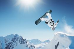 开云体育平台APP-南美足球与北美篮球的胜利交响，秘鲁稳胜巴拉圭，阿劳霍季后赛接管比赛