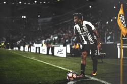 开云官方app入口-绿茵场外的欧冠，步行者终结独行侠，篮球场上的半决赛焦点战