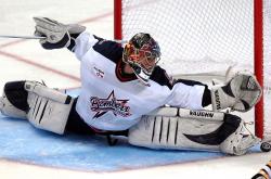 开云官网-范弗利特爆发引领北京队火力全开，团队篮球压制勇士单打独斗