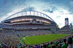 开云APP-跨越时空的焦点战，佛罗伦萨击溃雷恩，东决关键战的战术启示