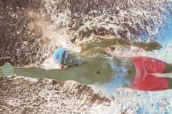 开云官方app入口-F1新赛季揭幕战，马里击溃美国，赛场内外双重焦点