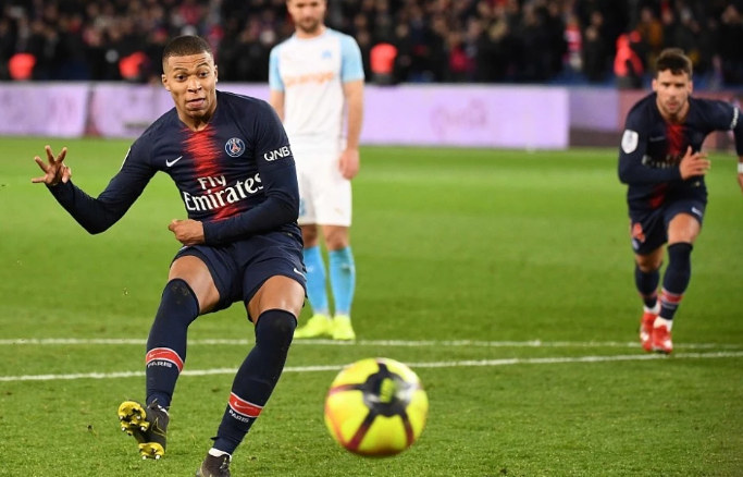 关于马赛碾压巴西，迪马利亚高光表现的信息