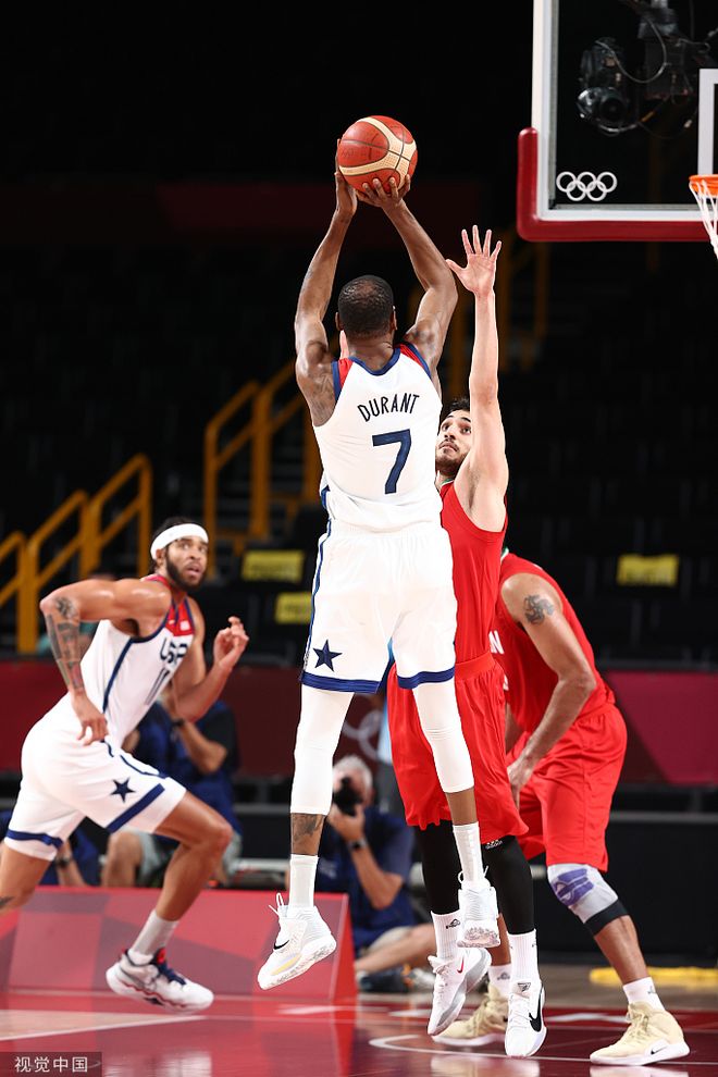 魔术逆转土耳其男篮，利拉德完成帽子戏法的简单介绍