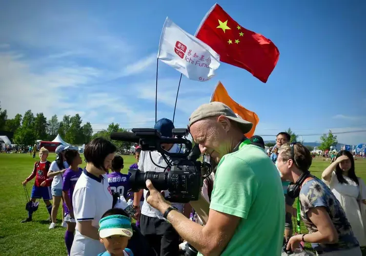 坚持不懈!挪威队坚守对手进攻 坚持不懈!挪威队坚守对手进攻