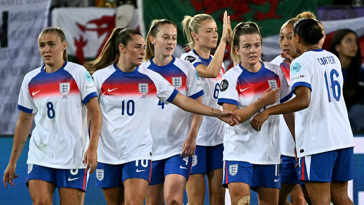 英格兰女队取得国际足球赛成功 英格兰女队取得国际足球赛成功
