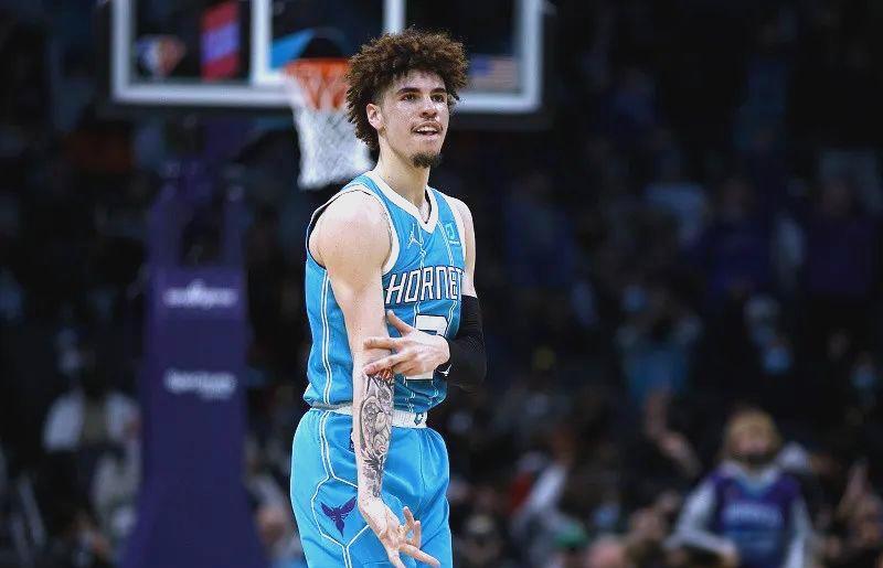 黄蜂负活塞，争夺东部前八激烈的简单介绍