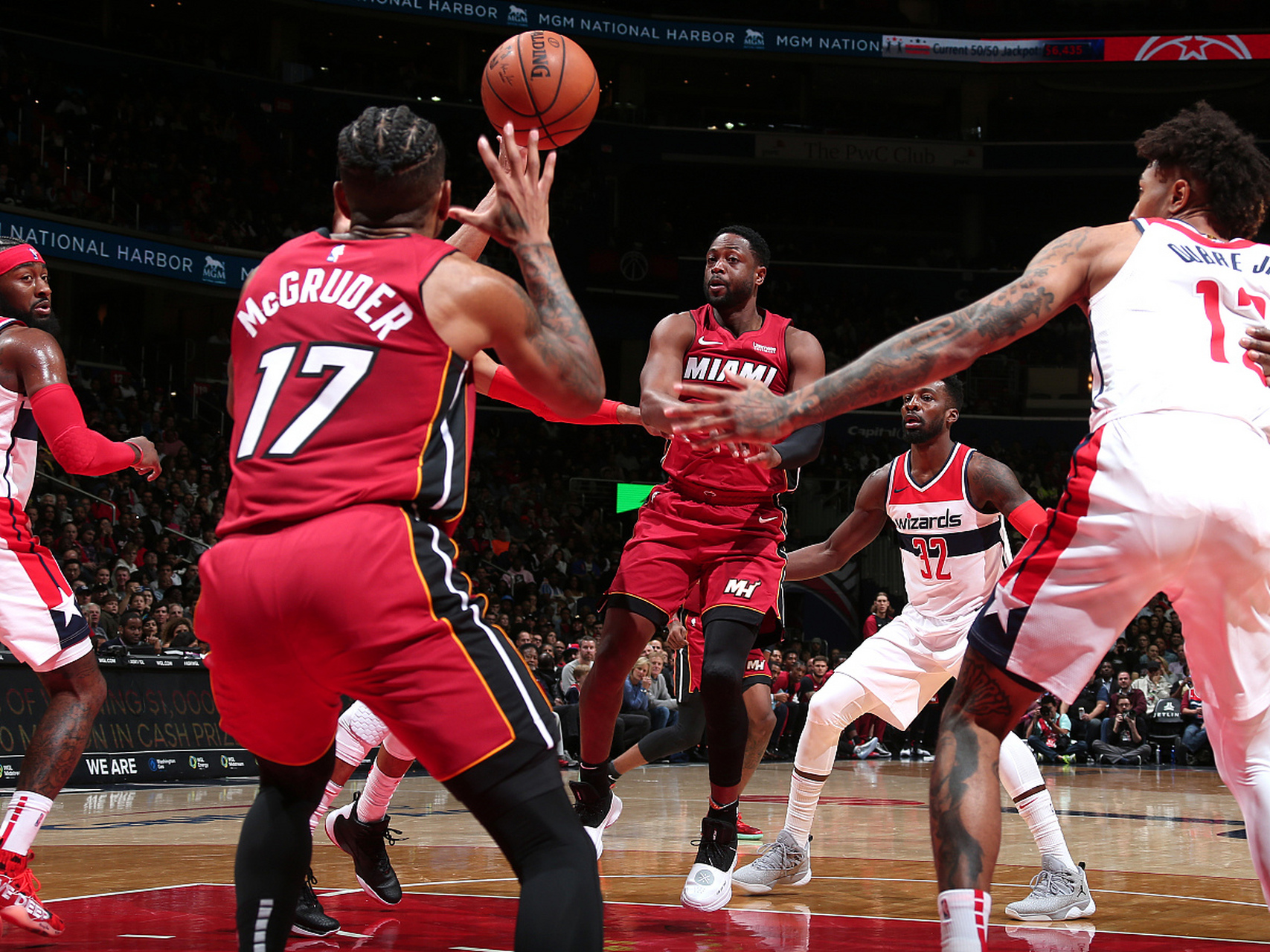 关于热火队全队出色表现让球迷振奋的信息