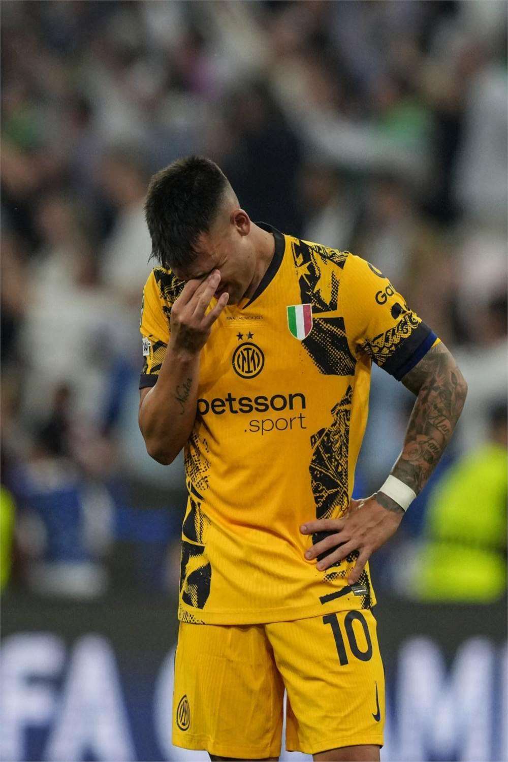 关于阿塞拜疆国家队在欧预赛中背水一战的信息