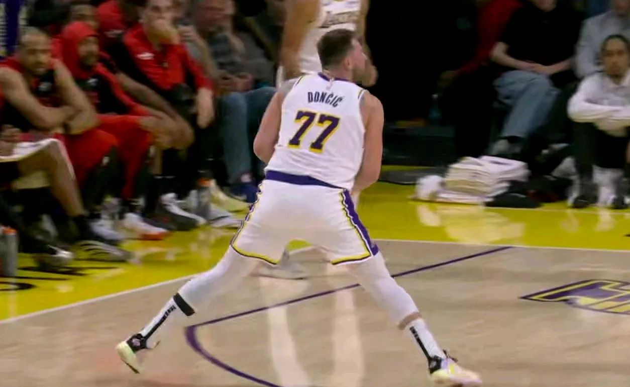 江苏队鏖战公牛，东契奇高光表现的简单介绍