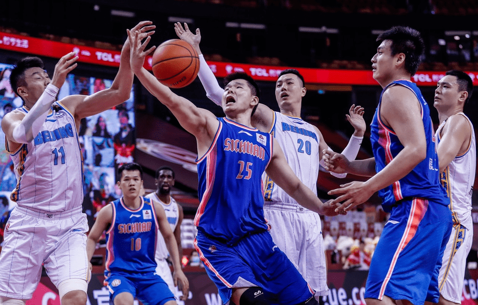 新疆队完胜福建队，伦纳德高光表现的简单介绍