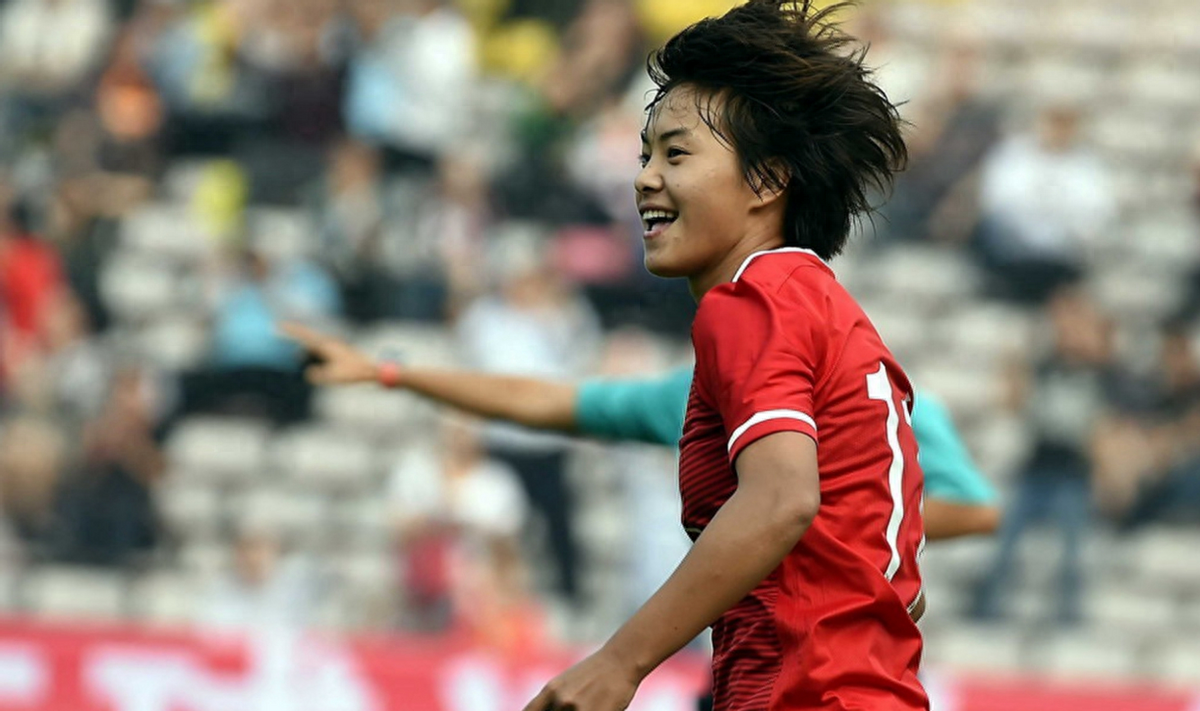 包含葡萄牙队女足尝试奋斗归来章、点亮女足新星辰的词条