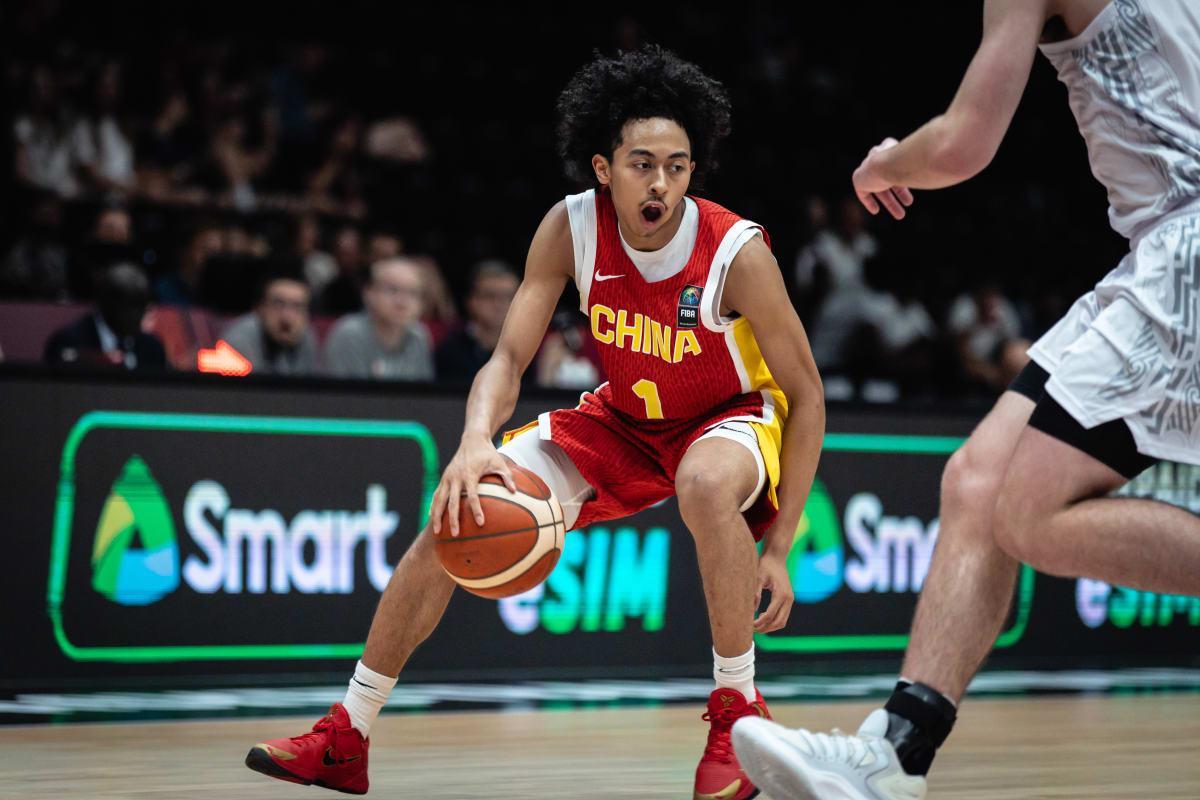 雄鹿绝地反击日本男篮，浓眉打破历史纪录的简单介绍