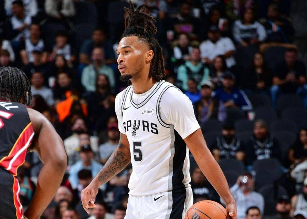 马刺险胜热火B队，莫里斯制霸全场