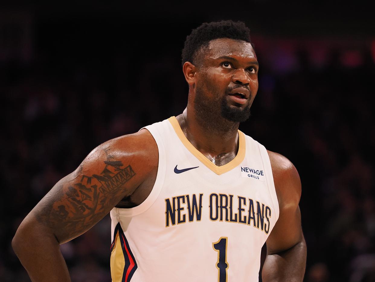 湖人碾压波兰男篮，锡安送出助攻