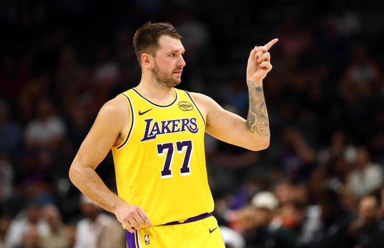 猛龙逆转广州队，东契奇惊艳四座