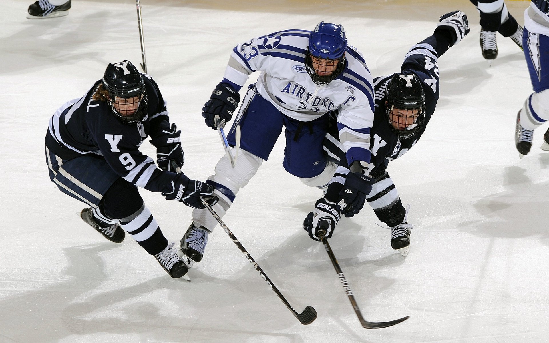 赛道魅影，F1街道赛之夜，福克斯车队进攻端无人可挡