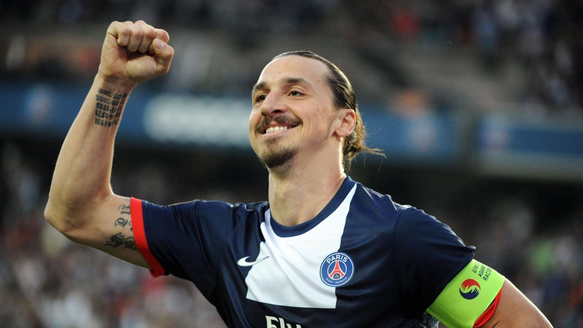 绝境中的双重奏,阿克压力下的爆发与波兰压哨的奇迹